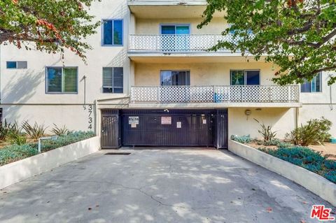 Tiny photo for 3734 S Canfield Avenue #331, Los Angeles, CA 90034 (MLS # 25608423)