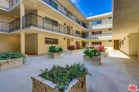 Tiny photo for 3734 S Canfield Avenue #331, Los Angeles, CA 90034 (MLS # 25608423)