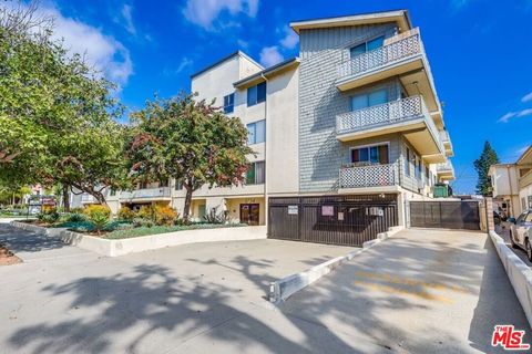 Tiny photo for 3734 S Canfield Avenue #331, Los Angeles, CA 90034 (MLS # 25608423)