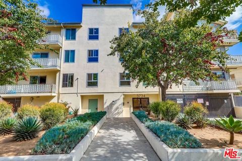 Tiny photo for 3734 S Canfield Avenue #331, Los Angeles, CA 90034 (MLS # 25608423)