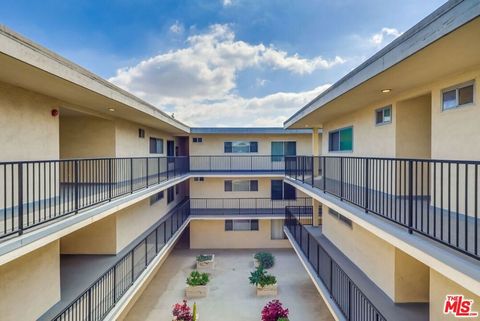 Tiny photo for 3734 S Canfield Avenue #331, Los Angeles, CA 90034 (MLS # 25608423)