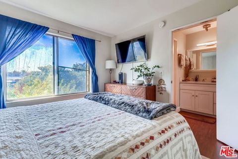 Tiny photo for 3734 S Canfield Avenue #331, Los Angeles, CA 90034 (MLS # 25608423)