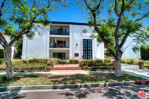 Photo of 416 N Oakhurst Drive #202, Beverly Hills, CA 90210 (MLS # 26636513)