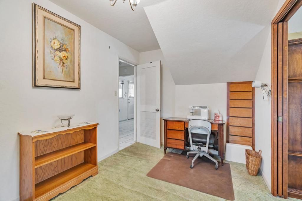 listing image 130727594146972559095