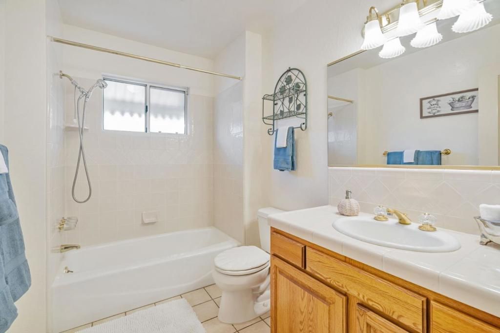 listing image 130723342945997634652