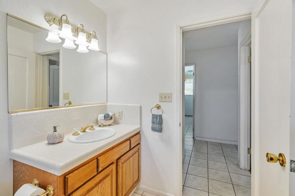 listing image 130728045502431358000