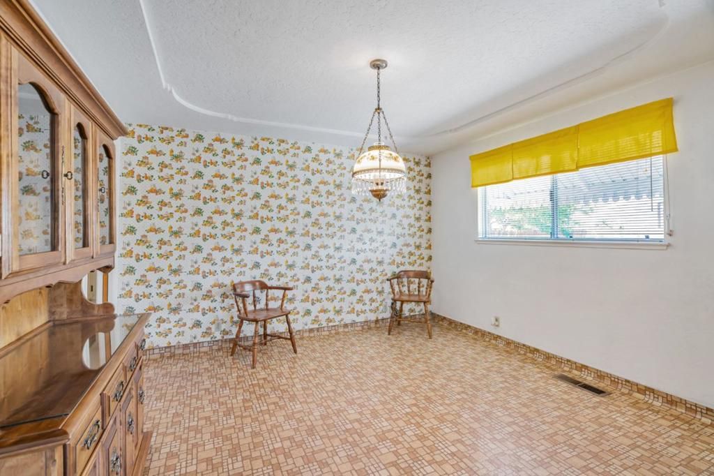 listing image 130723630719676154411