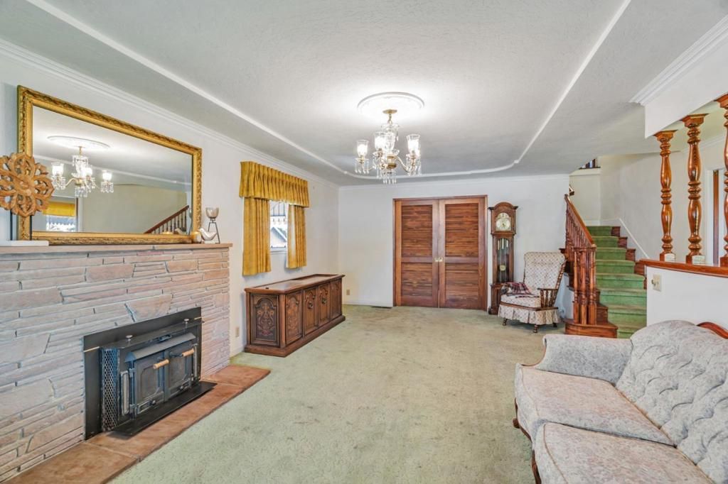listing image 130729544095916550506