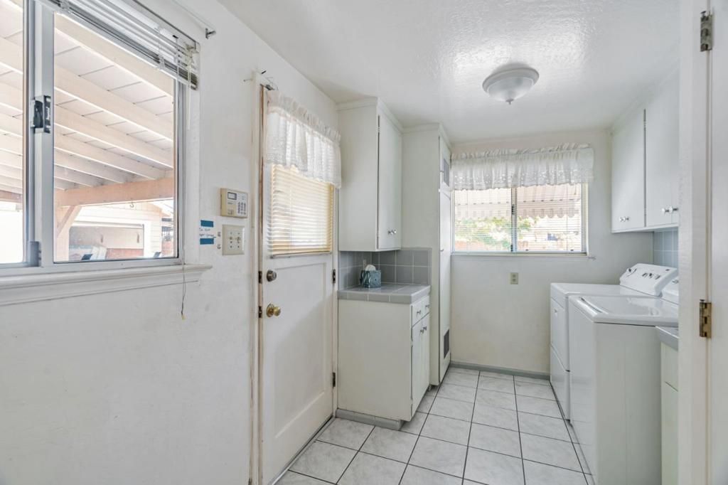 listing image 130725811503720391077