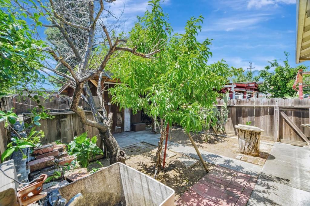 listing image 130726067198285883583
