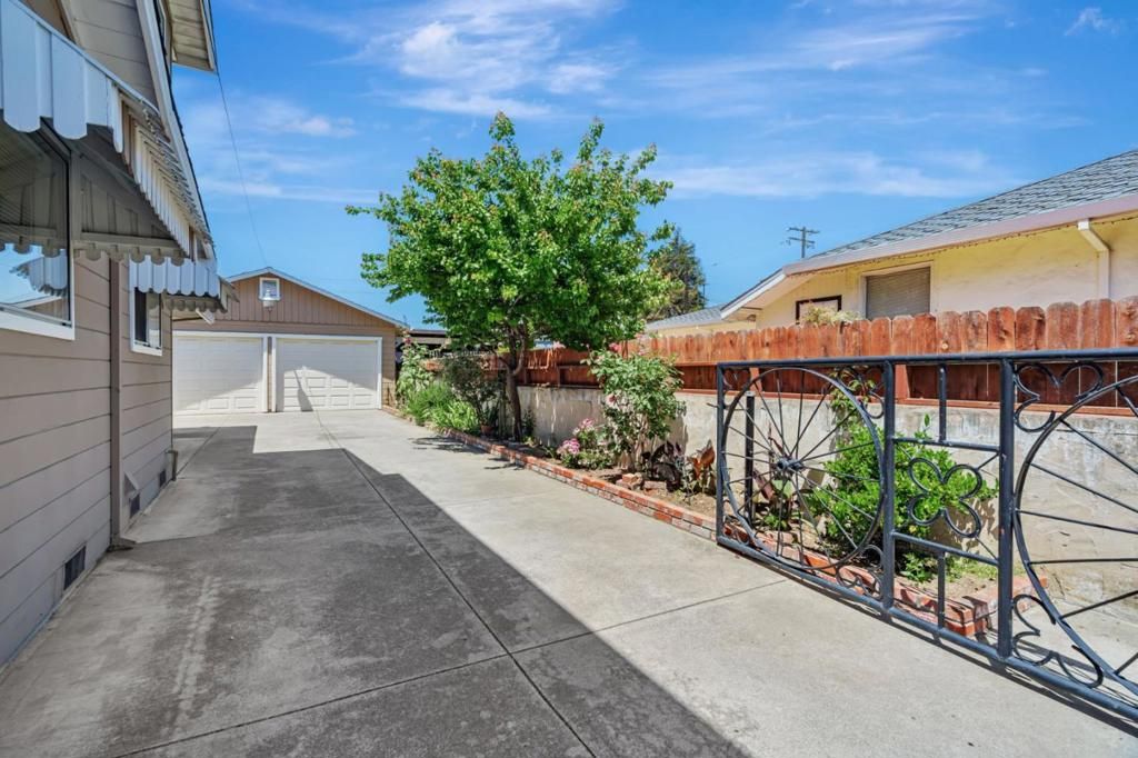 listing image 130723752589584014384