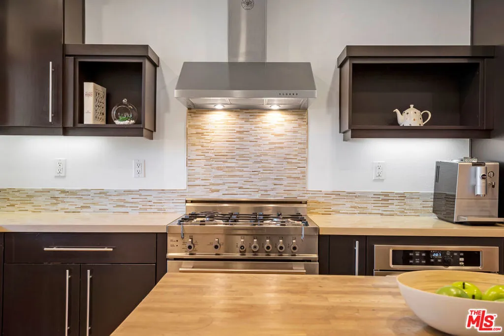 Playa Vista, California 90094, United States, 2 Bedrooms Bedrooms, ,2 BathroomsBathrooms,Residential,Active,231004