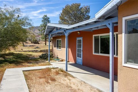 Photo of 7994 Sunset Road, Joshua Tree, CA 92252 (MLS # JT26052191)