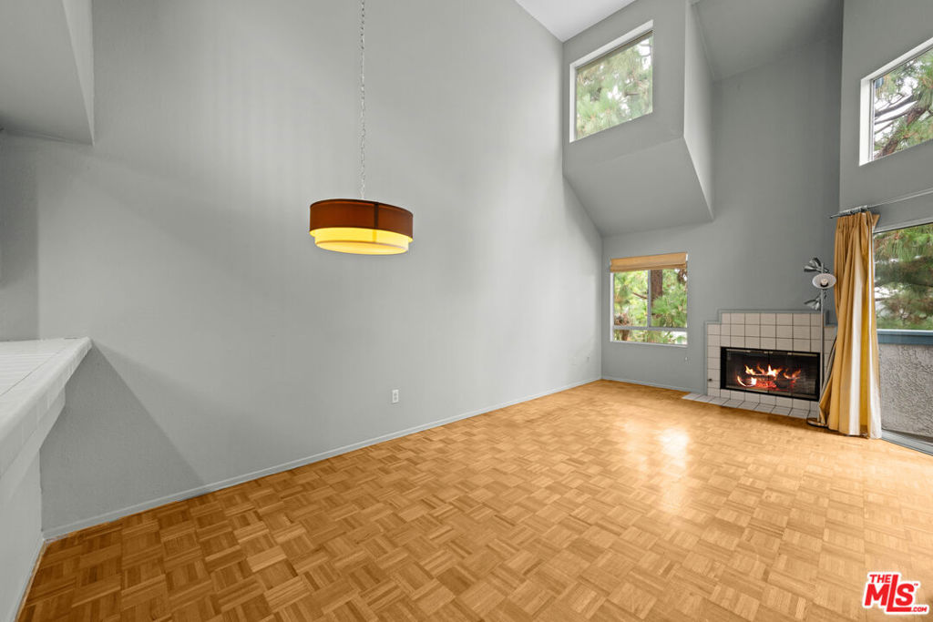 1445 Brett Place 320