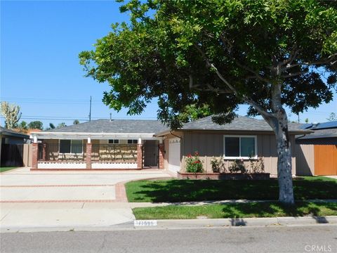 17595 Santa Maria Fountain Valley CA 92708