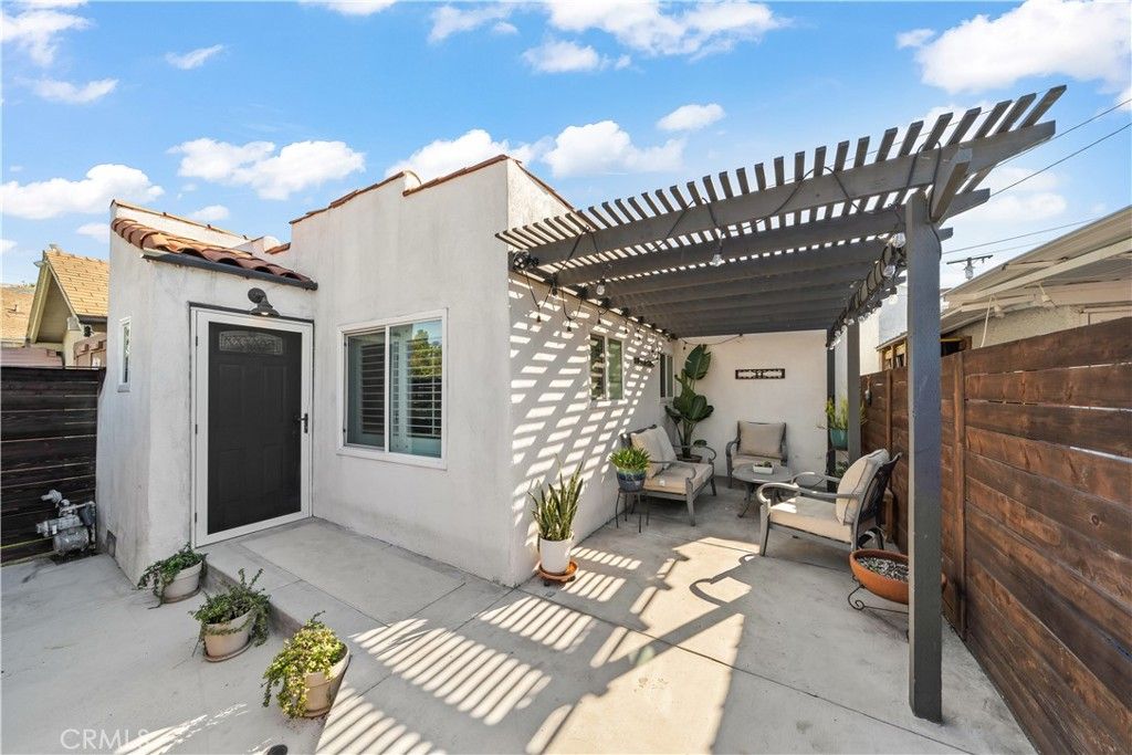 Photo of 2324 E 14th St, Long Beach, CA 90804 (MLS # SW26019413)