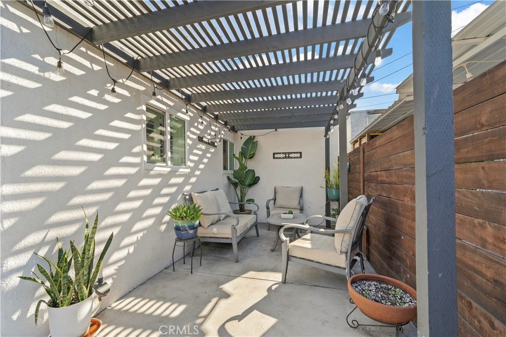 Photo of 2324 E 14th St, Long Beach, CA 90804 (MLS # SW26019413)
