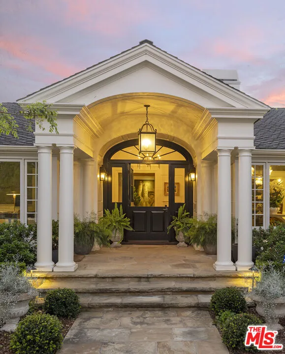 Santa Barbara, California 93108, United States, 4 Bedrooms Bedrooms, ,5 BathroomsBathrooms,Residential,Active,251541