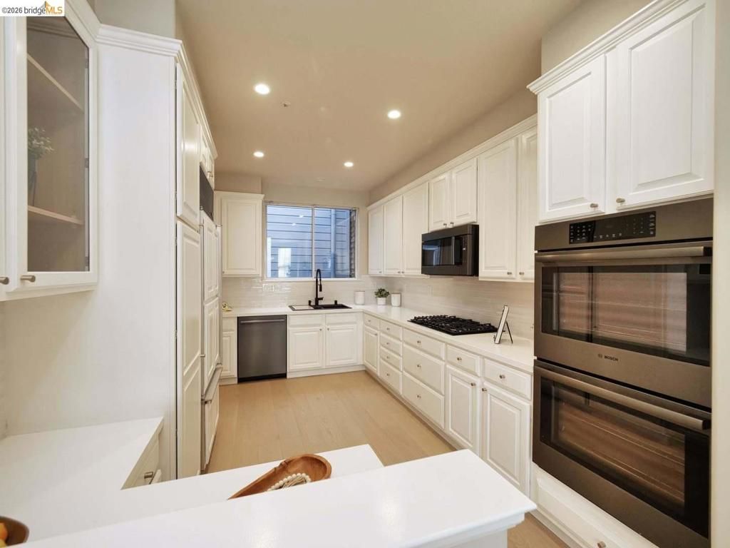 Photo of 2050 2050 Divisadero ST St #APT 2, San Francisco, CA 94115 (MLS # 41124751)