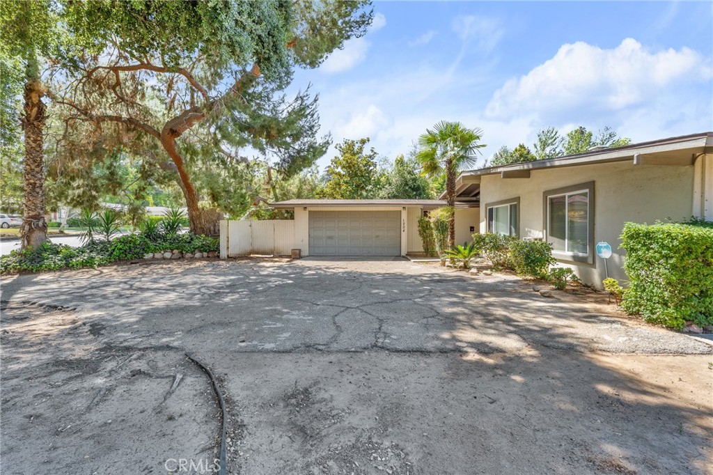1204 San Jacinto