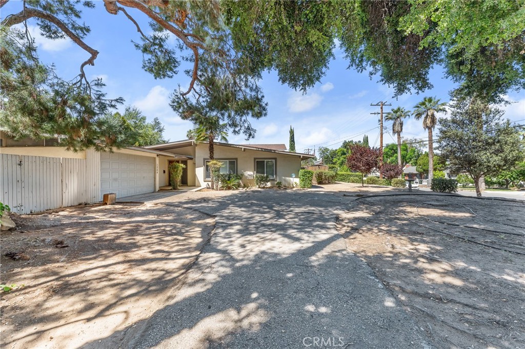 1204 San Jacinto