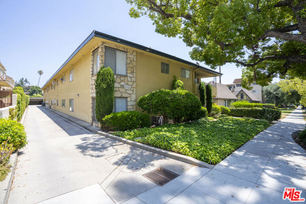 482 S El Molino Avenue