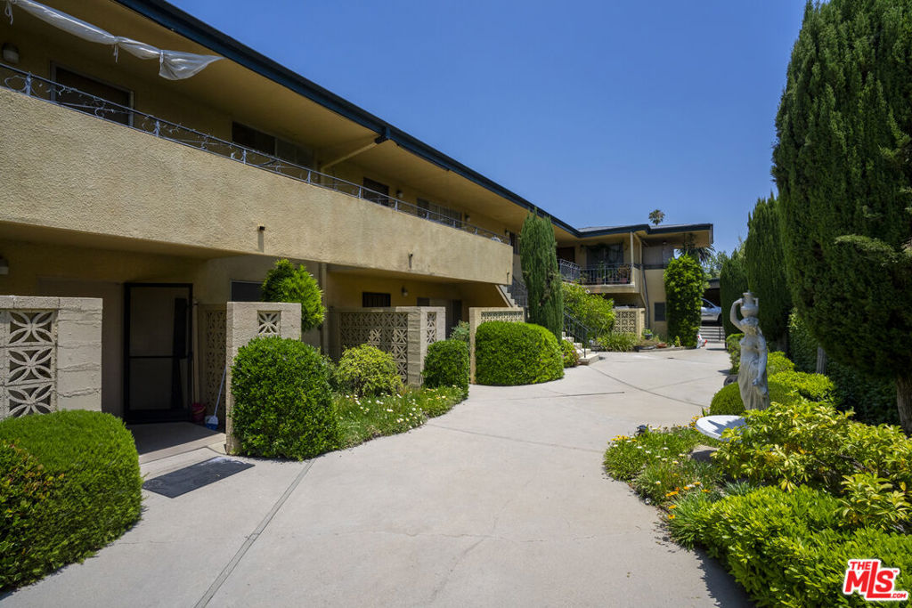 482 S El Molino Avenue