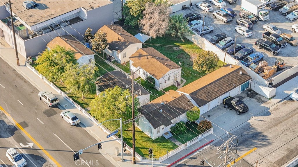 335 339 Centinela Ave