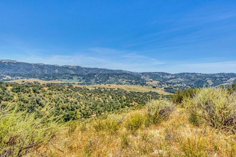 Photo of Salinas, CA 93908 (MLS # ML82049152)