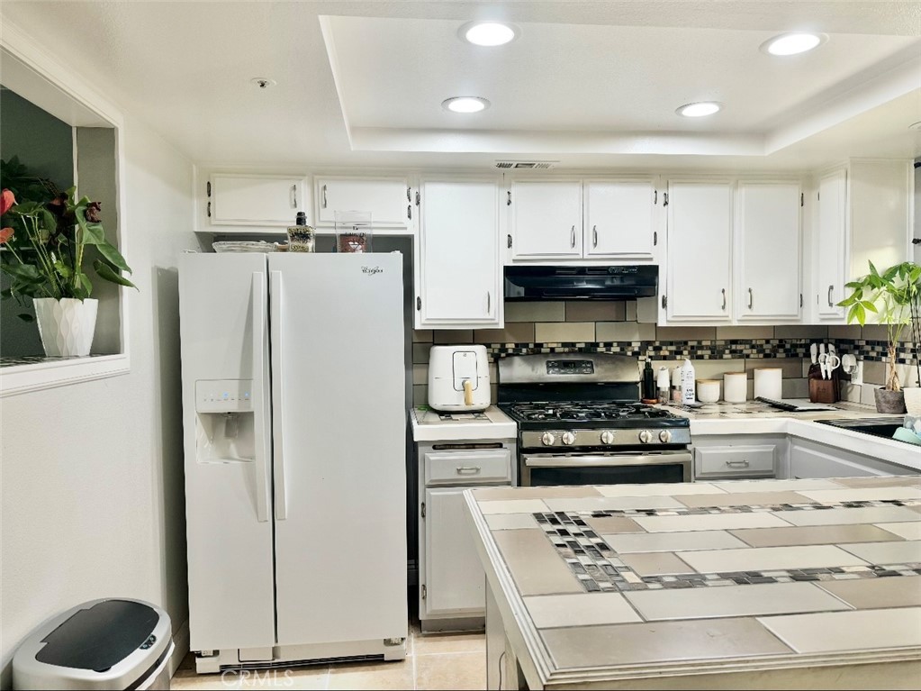 Properties 3 670 South Marcella Avenue