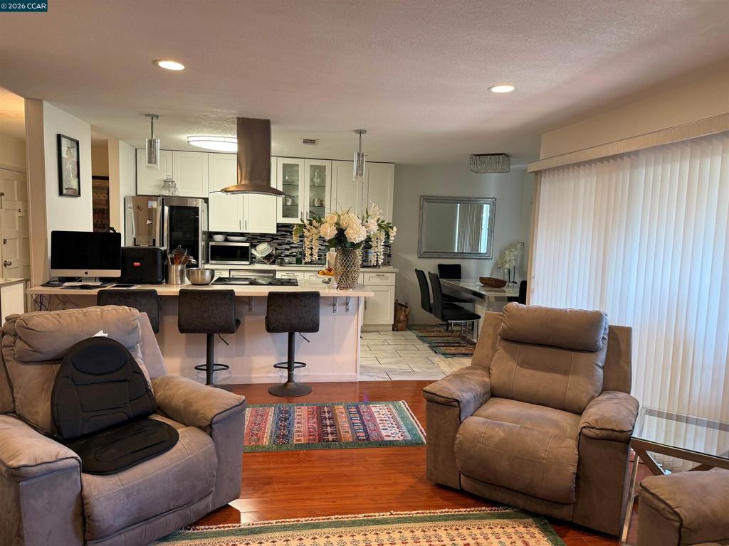 825 Oak Grove Rd 17