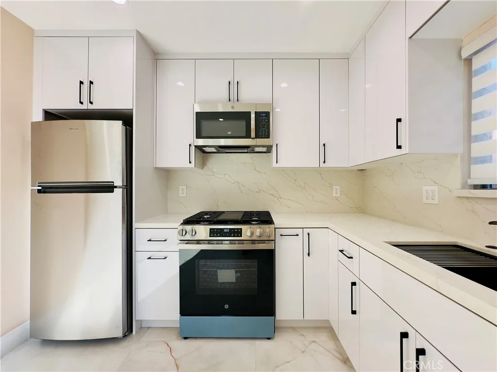 Van Nuys, California 91405, United States, ,1 BathroomBathrooms,Residential,Active,215138