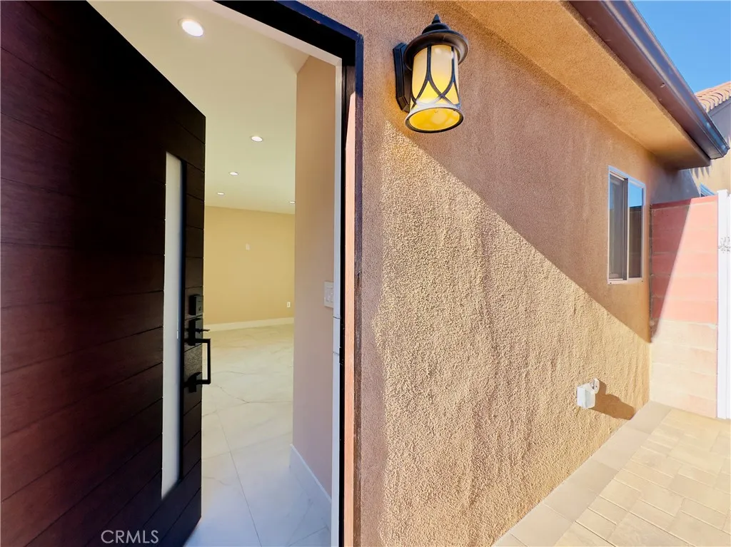 Van Nuys, California 91405, United States, ,1 BathroomBathrooms,Residential,Active,215138