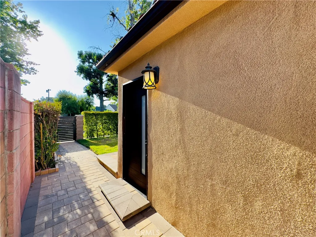 Van Nuys, California 91405, United States, ,1 BathroomBathrooms,Residential,Active,215138