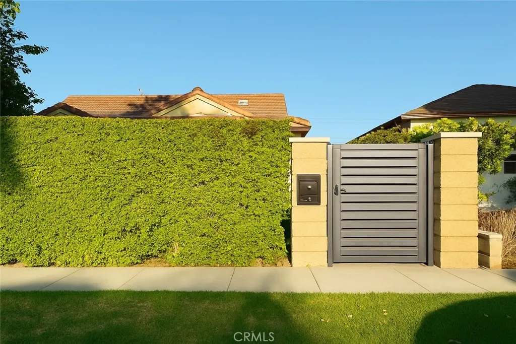 Van Nuys, California 91405, United States, ,1 BathroomBathrooms,Residential,Active,215138