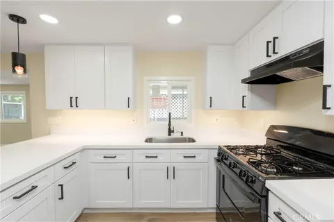 107 Portola Lane S Unit 41, Tustin, CA 92780 - MLS#: PW25112051