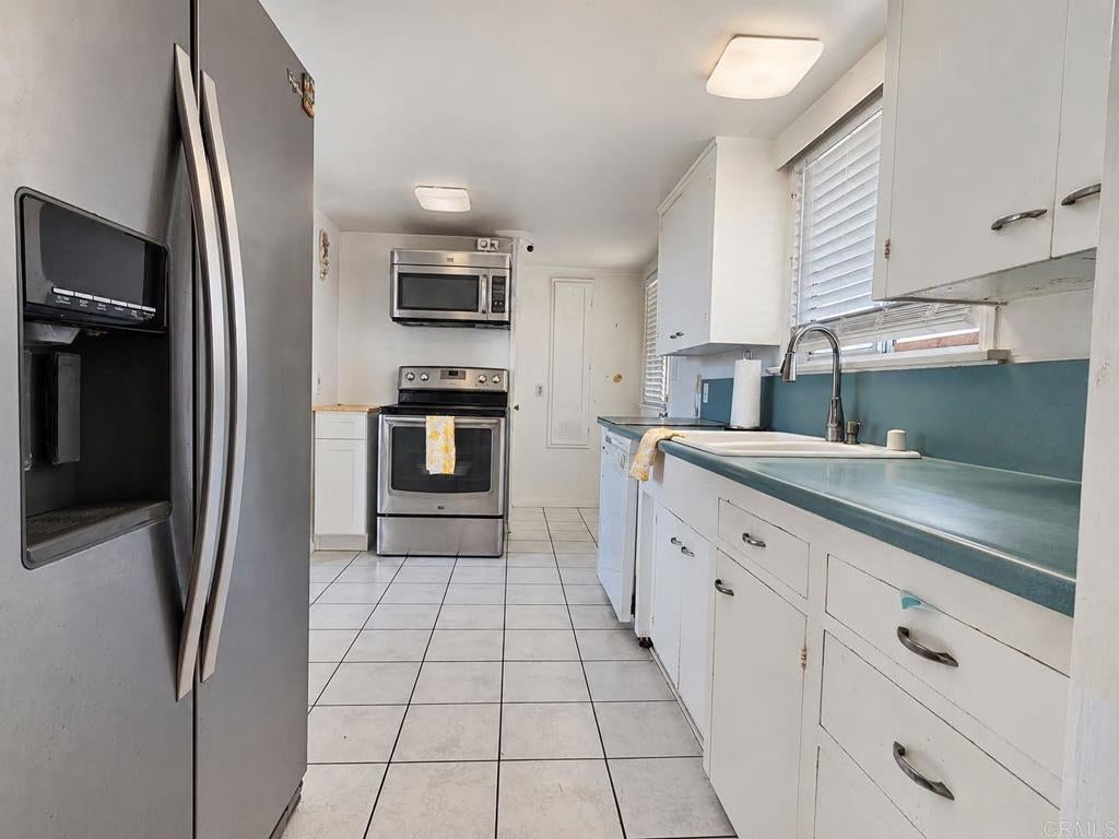 1701 Acacia Lane