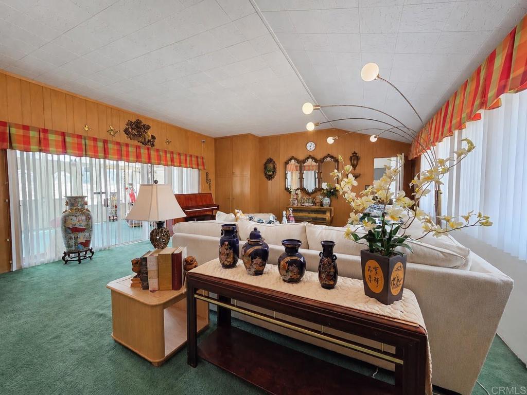 1701 Acacia Lane