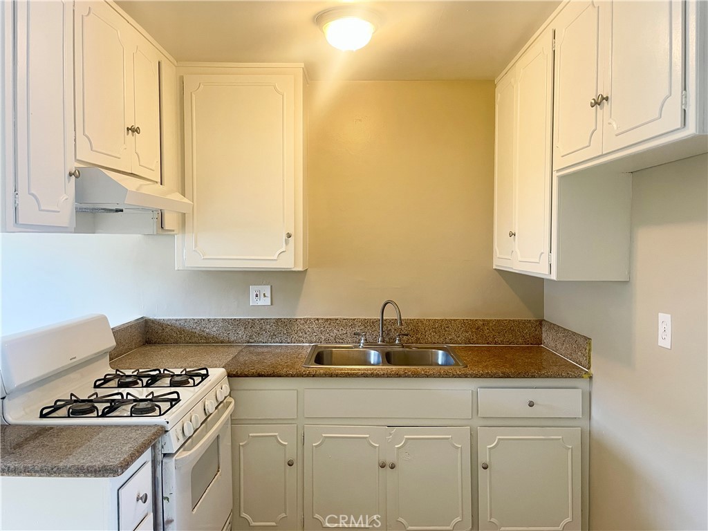 Unit # 3 – Townhouse style apartment, 3 Bedroom, 1.5 Baths, spacious living room and kitchen, kitchen with granite countertop and white cabinets, separate dining area. * NEW two-toned paint * Tile flooring in kitchen, bathroom and downstairs bedroom. One bedroom downstairs and two very spacious bedrooms upstairs. Upstairs bathroom with granite countertop and lots of counter space. One car assigned carport. * Included in rent: Water and Trash. * Laundry: Community Laundry * Pet Policy: No Pets * Rent: $ 2,400 / Security Deposit: $ 2,400 / $45 per Adult Processing Fee – Cashier’s Check or Money Order only for Application Fee, Security Deposit and Processing Fee. NO smoking/vaping. One application per person living in property 18 and over. We require all original applications be delivered to our offices by prospective tenant. All tenants must carry renters insurance for the totality of their lease. Please be sure to read our entire application. Square footage and lot sizes are estimated. Minimum one year lease.
