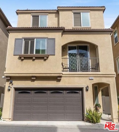Photo of 11926 Olive Glen Lane, Los Angeles, CA 90047 (MLS # 26670827)
