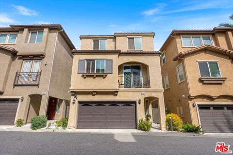 Photo of 11926 Olive Glen Lane, Los Angeles, CA 90047 (MLS # 26670827)