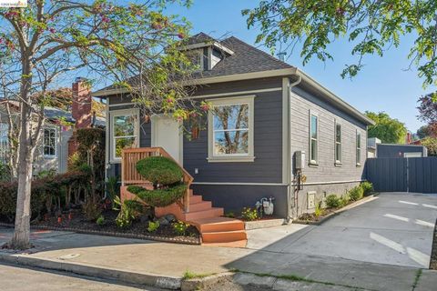 Photo of 1339 Kains Ave Ave, Berkeley, CA 94702 (MLS # 41128439)