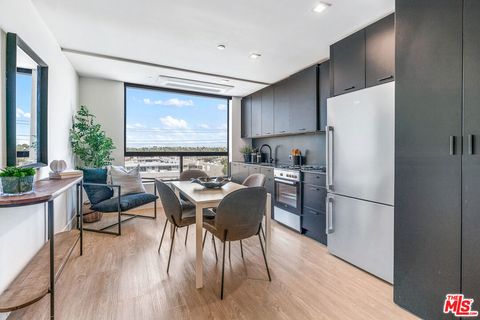 Photo of 3688 Overland Avenue #543, Los Angeles, CA 90034 (MLS # 26740673)