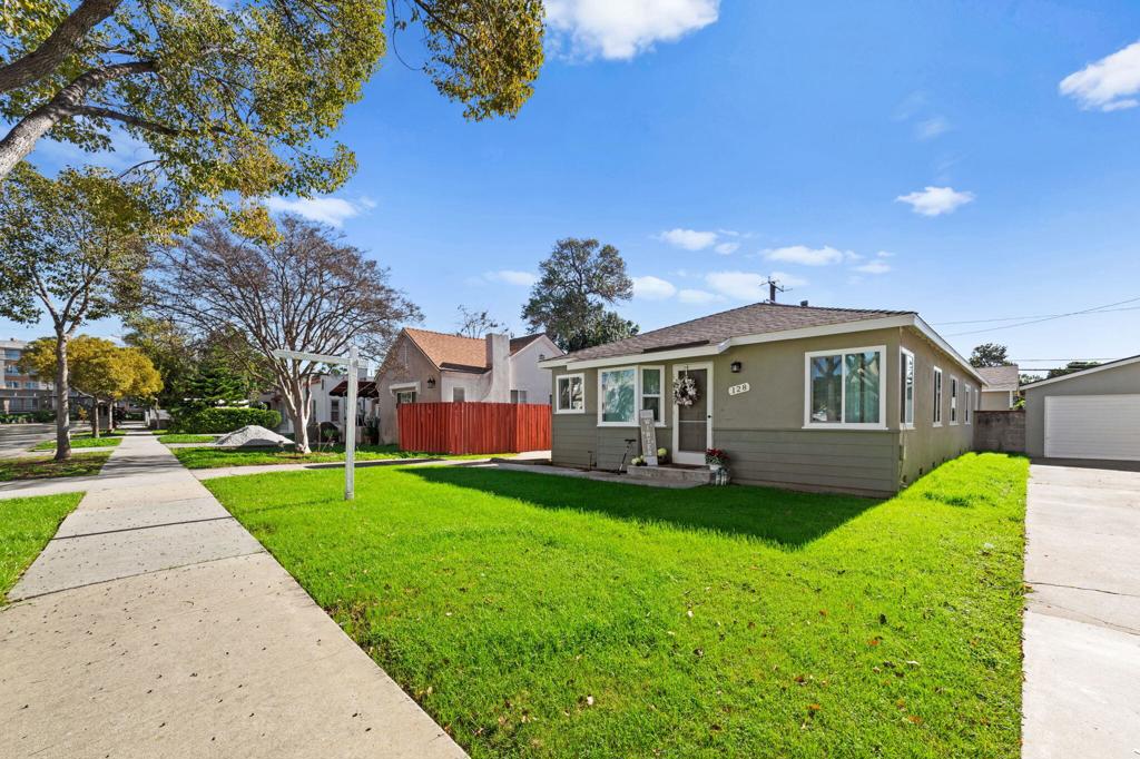 128 W Rosslynn Avenue