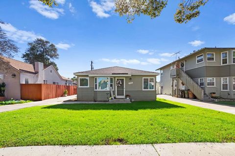 128 W Rosslynn Avenue Fullerton CA 92832