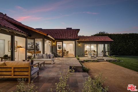 Photo of 992 Napoli Drive, Pacific Palisades, CA 90272 (MLS # 26830265)