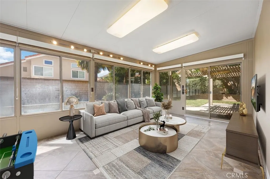 Yorba Linda, California 92887, United States, 4 Bedrooms Bedrooms, ,3 BathroomsBathrooms,Residential,Pending,205121