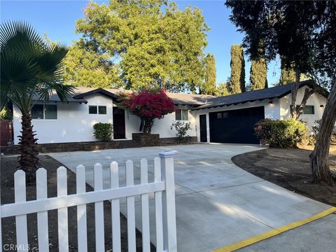 Photo of 8581 Owensmouth Ave, Canoga Park, CA 91304 (MLS # SR25232436)