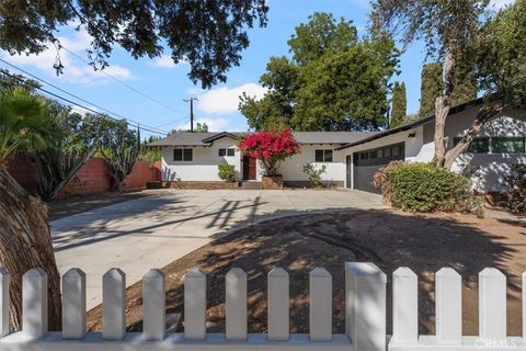 Photo of 8581 Owensmouth Ave, Canoga Park, CA 91304 (MLS # SR25232436)