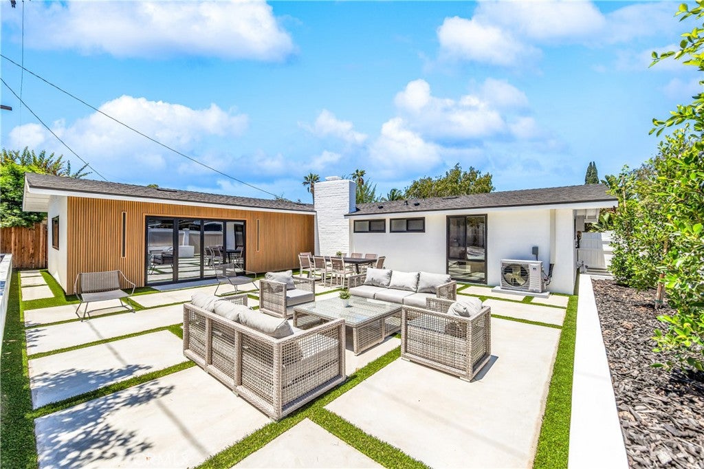 213 Wellesley, Costa Mesa CA 92626 - Photo 8